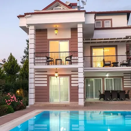 Four Seasons 6 Φετιγιέ